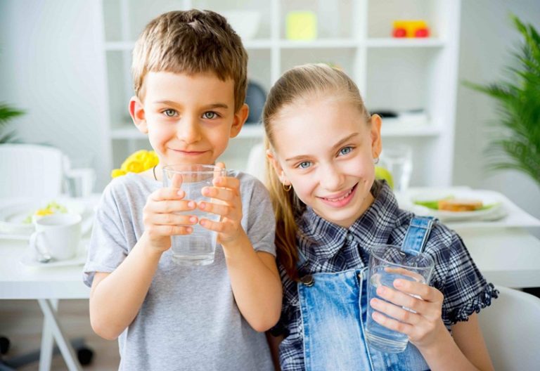 Trẻ bị ho nên kiêng ăn gì và ăn gì để sớm khỏi bệnh?