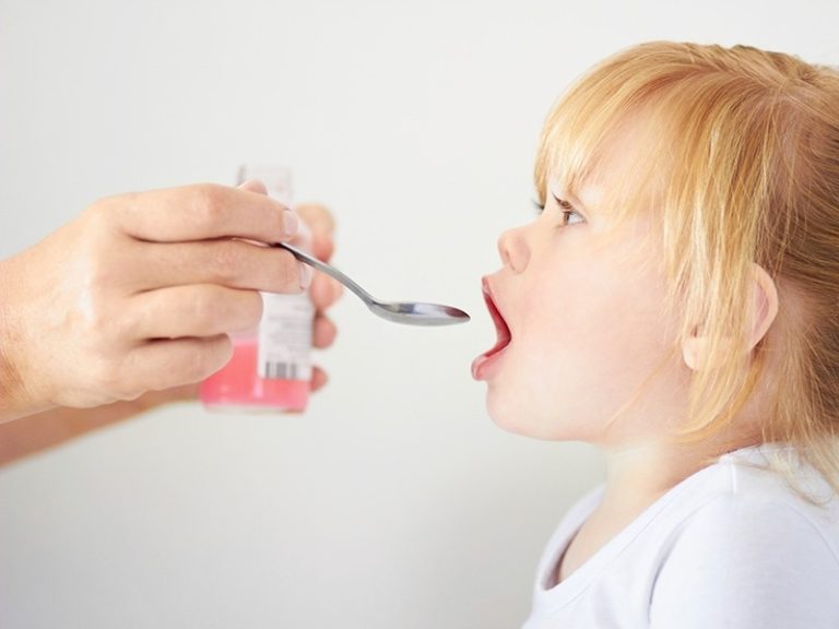 Trẻ 2 tuổi cần bổ sung vitamin gì?
